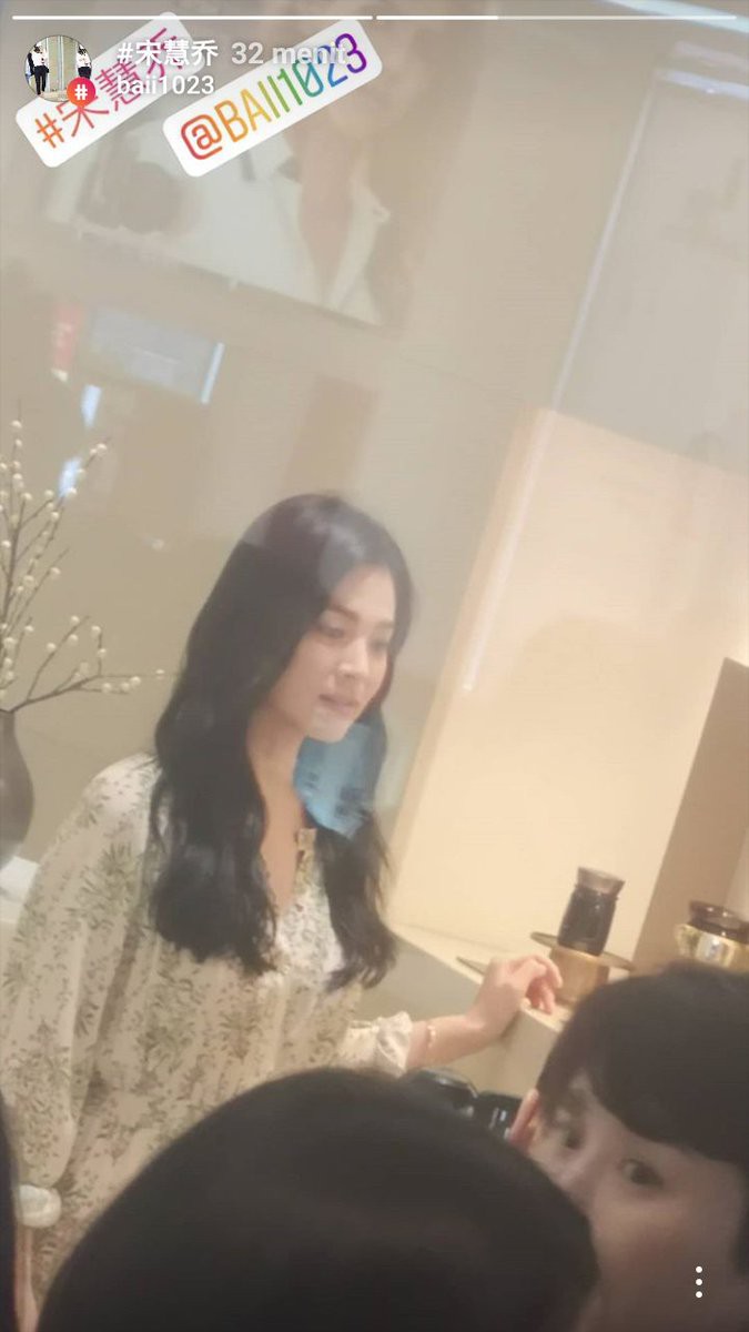 Đẳng cấp đẹp bất chấp của Song Hye Kyo: Hình sự kiện đã đẹp, ảnh fan chụp lén còn hot hơn vì quá xuất thần