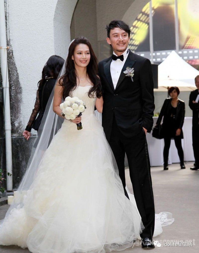 Trương Chấn: Nam tài tử bị gán danh Cỗ máy bẻ cong giới tính bạn gái của Cbiz và loạt mối tình trớ trêu