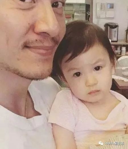 Trương Chấn: Nam tài tử bị gán danh Cỗ máy bẻ cong giới tính bạn gái của Cbiz và loạt mối tình trớ trêu