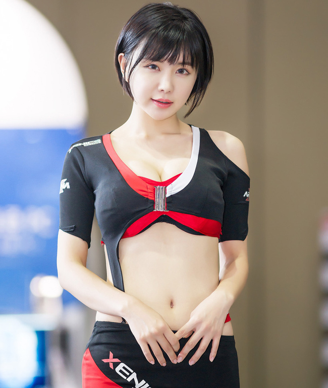 Nhan sắc nóng bỏng của người mẫu bị game thủ số 1 Hàn Quốc ruồng bỏ