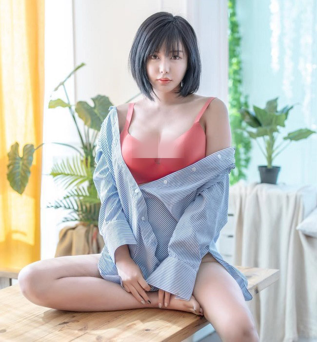 Nhan sắc nóng bỏng của người mẫu bị game thủ số 1 Hàn Quốc ruồng bỏ