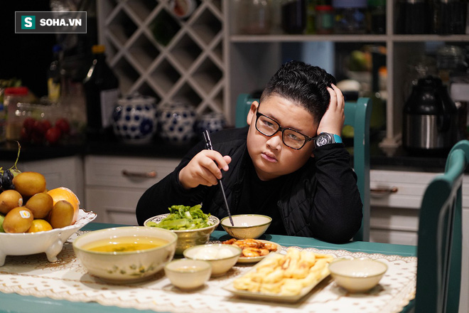 Cậu bé Hà Nội có khuôn mặt giống Kim Jong-un gây bão: Con không thích làm người nổi tiếng