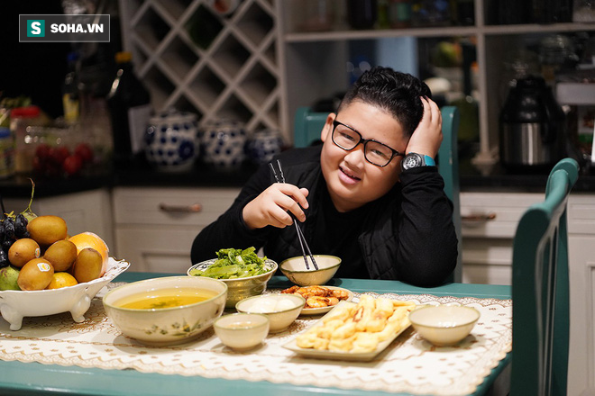 Cậu bé Hà Nội có khuôn mặt giống Kim Jong-un gây bão: Con không thích làm người nổi tiếng