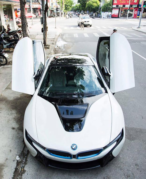 9X người ta yêu nhau, tặng người ấy 1 siêu xe 9 tỷ mừng sinh nhật