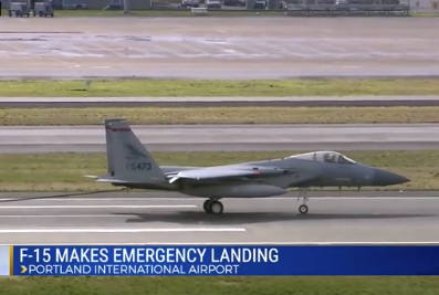 Tiêm kích Mỹ gặp sự cố, phóng sạch loạt tên lửa hơn 4 triệu USD