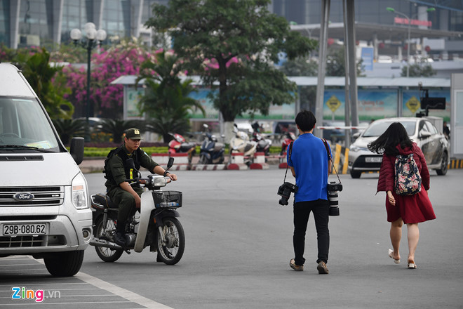 Rà soát bom mìn, vũ khí quanh Nội Bài trước giờ đón ông Trump, Kim