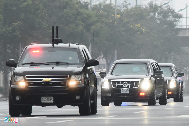 Quái thú của TT Trump rời Nội Bài, qua cầu Nhật Tân để về Hà Nội Quái thú của TT Trump rời Nội Bài, qua cầu Nhật Tân để về Hà Nội