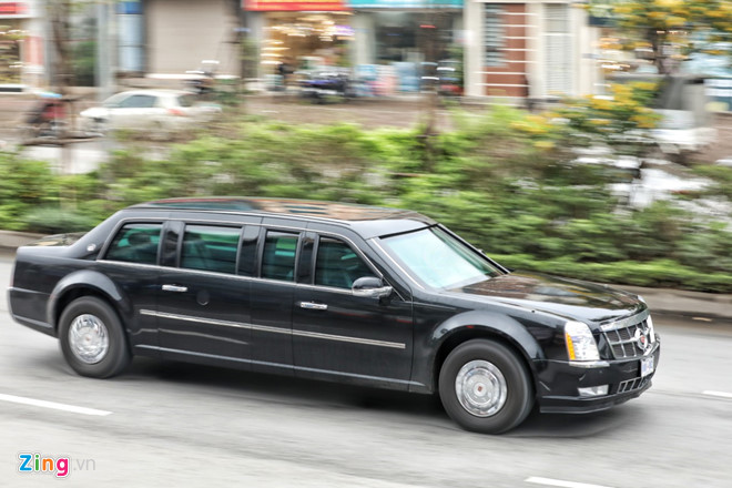 Quái thú của TT Trump rời Nội Bài, qua cầu Nhật Tân để về Hà Nội Quái thú của TT Trump rời Nội Bài, qua cầu Nhật Tân để về Hà Nội