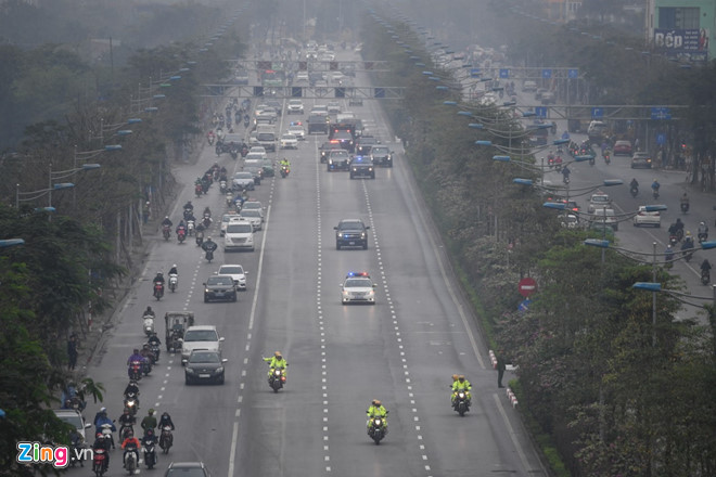 Quái thú của TT Trump rời Nội Bài, qua cầu Nhật Tân để về Hà Nội Quái thú của TT Trump rời Nội Bài, qua cầu Nhật Tân để về Hà Nội