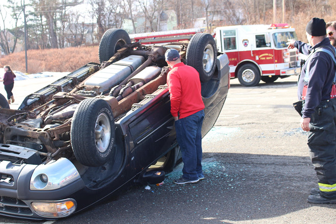 Ford Explorer lật ngửa, nạn nhân được bồi thường 152 triệu USD