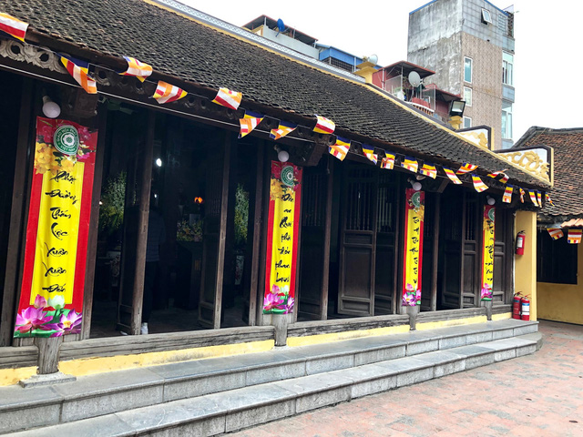 Người thu tiền ở chùa Phúc Khánh: Thu 150 nghìn là thầy đã lỗ chổng vó rồi