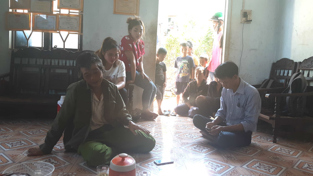 2 thiếu nữ mất tích: Trốn nhà đi bán bún thuê