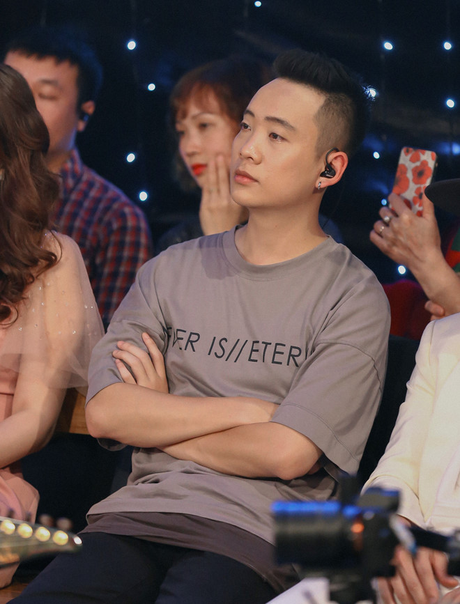 Soobin Hoàng Sơn: ‘Tôi giờ sống khép kín, ít ra đường, ít lên mạng’