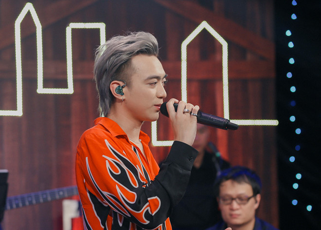 Soobin Hoàng Sơn: ‘Tôi giờ sống khép kín, ít ra đường, ít lên mạng’