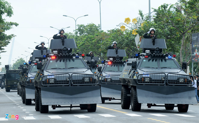 Uy lực xe bọc thép S5 bảo vệ thượng đỉnh Trump - Kim