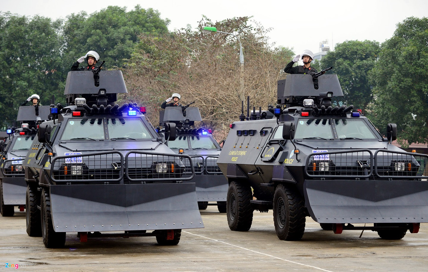 Uy lực xe bọc thép S5 bảo vệ thượng đỉnh Trump - Kim