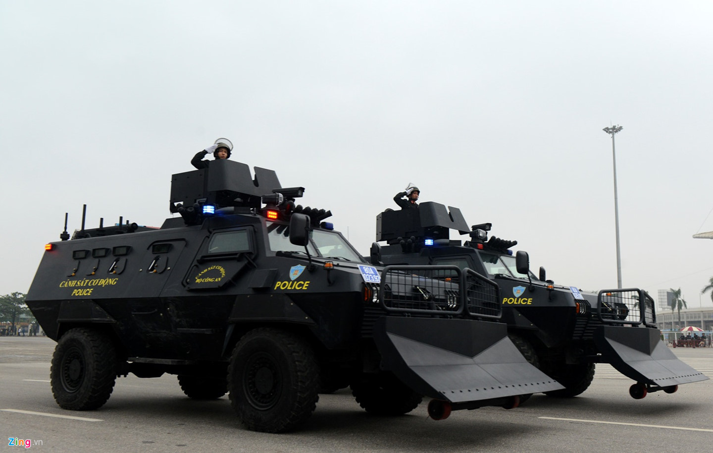 Uy lực xe bọc thép S5 bảo vệ thượng đỉnh Trump - Kim