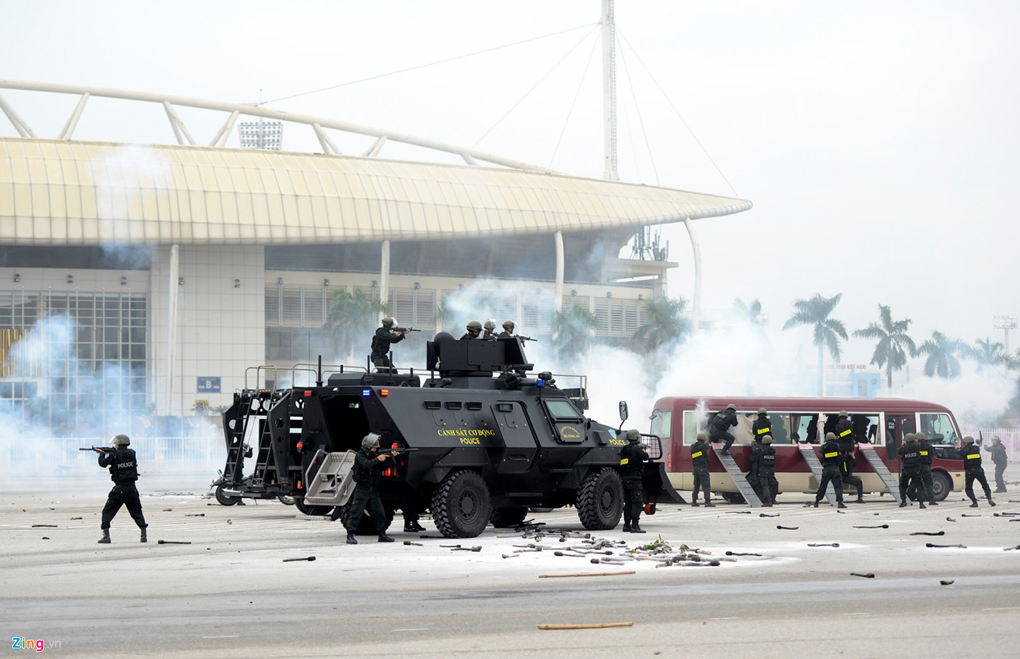 Uy lực xe bọc thép S5 bảo vệ thượng đỉnh Trump - Kim