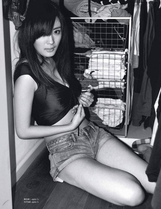 Loạt ảnh sexy đến đỏ mặt của Dương Mịch thuở chưa lấy chồng: Quá gợi cảm hay phản cảm?