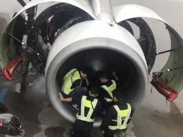 Ném đồng xu vào động cơ máy bay, du khách Trung Quốc đối mặt với cáo buộc hình sự