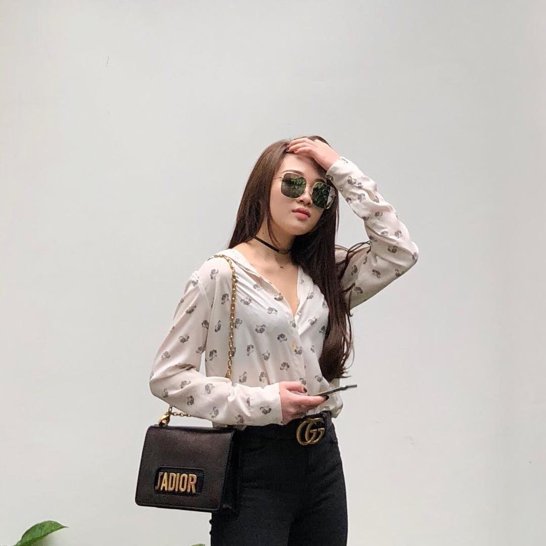 Sau khi kết hôn với thiếu gia tàu biển, cuộc sống của tiểu thư Nam Định sống trong lâu đài bây giờ ra sao?