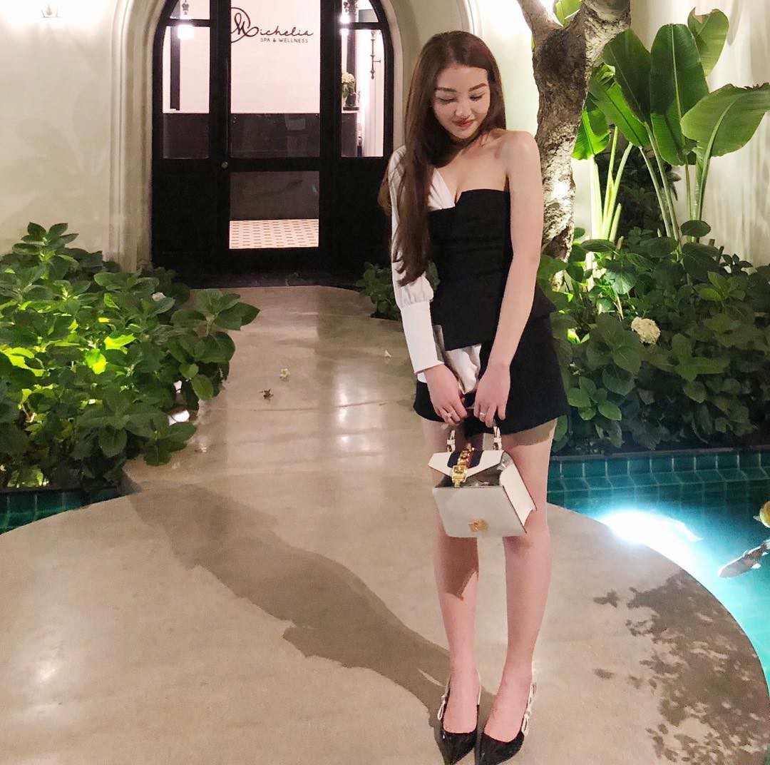 Sau khi kết hôn với thiếu gia tàu biển, cuộc sống của tiểu thư Nam Định sống trong lâu đài bây giờ ra sao?