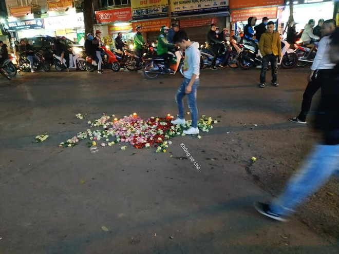 Dùng cả nến và hoa để tỏ tình nhưng bị từ chối, chàng trai kéo cô gái quát: Em nghĩ em trốn được anh á?