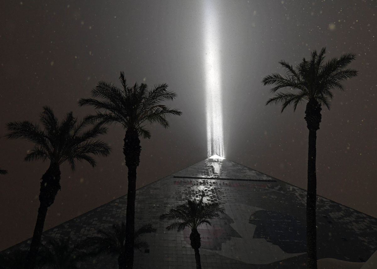 Siêu Mặt Trăng và Quái thú của TT Trump vào top ảnh tuần