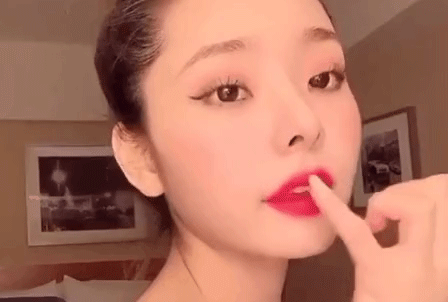 Nếu thấy mình đánh son màu nổi chẳng đẹp như người ta, dễ là bạn chưa biết đến bộ tuyệt đỉnh bí kíp này