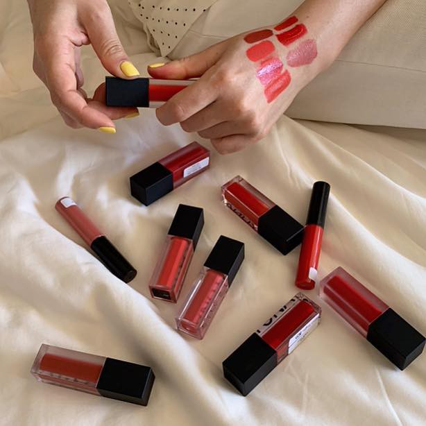 Nếu thấy mình đánh son màu nổi chẳng đẹp như người ta, dễ là bạn chưa biết đến bộ tuyệt đỉnh bí kíp này