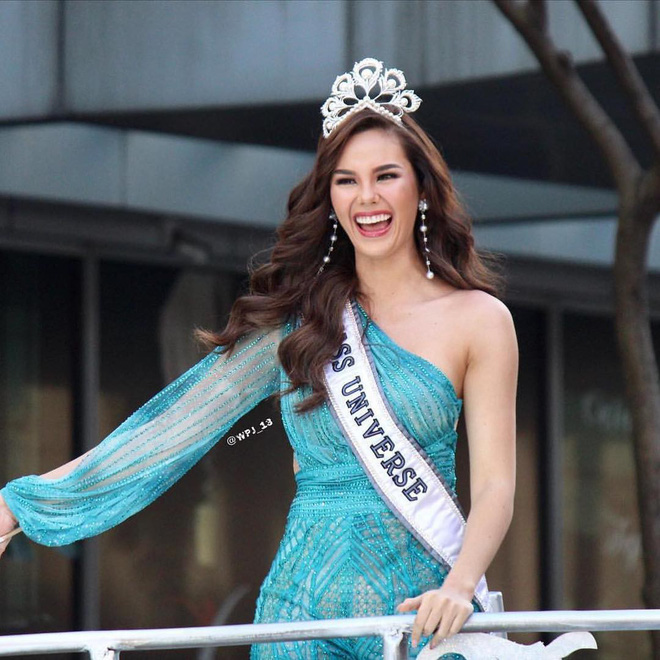 Sự cố hi hữu trong lịch sử Miss Universe: Đang diễu hành, Hoa hậu làm vỡ vương miện 6 tỉ