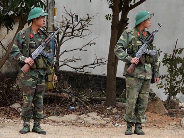 Công binh dò mìn dọc đường Lạng Sơn - Hà Nội