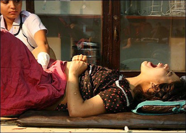 Tôi vừa trải qua cơn thập tử nhất sinh trên bàn đẻ, mẹ chồng đã ép phải nộp 50 triệu vì lý do khiến tôi ngàn lần căm phẫn