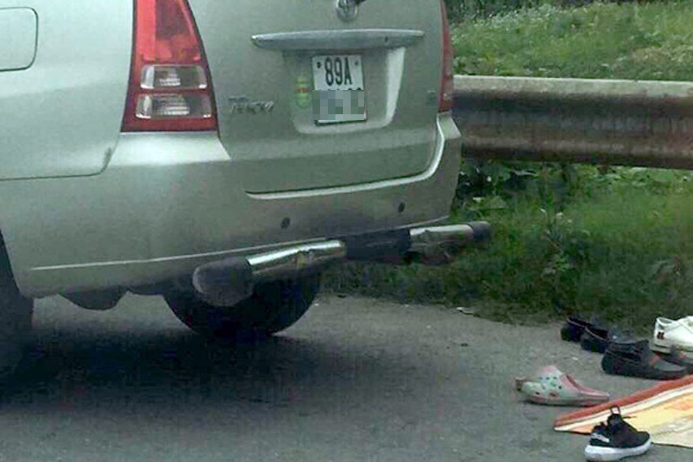 Thêm trường hợp trải chiếu mở tiệc ở cao tốc Nội Bài - Lào Cai