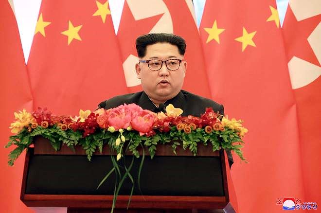 Những thói quen của ông Kim Jong Un khi công du nước ngoài