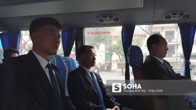 Bị truyền thông bủa vây, đoàn nhân viên an ninh Triều Tiên vào khách sạn Melia bằng cửa sau