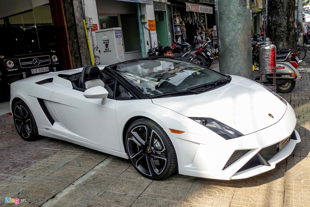 Tiền nhiều, ông Đặng Lê Nguyên Vũ sắm những siêu xe gì?