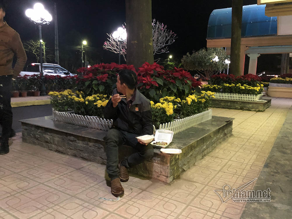 Video ảnh: Nâng cấp ga Đồng Đăng trong đêm, dưới cái rét 11 độ