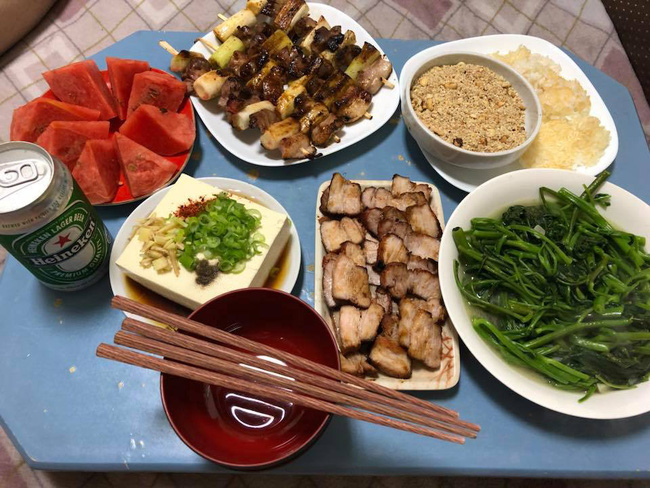 Chê mâm cơm của em dâu tơi tả chỉ vì lời khen của chồng, dân mạng đồng loạt công nhận đây đúng là giặc bên Ngô