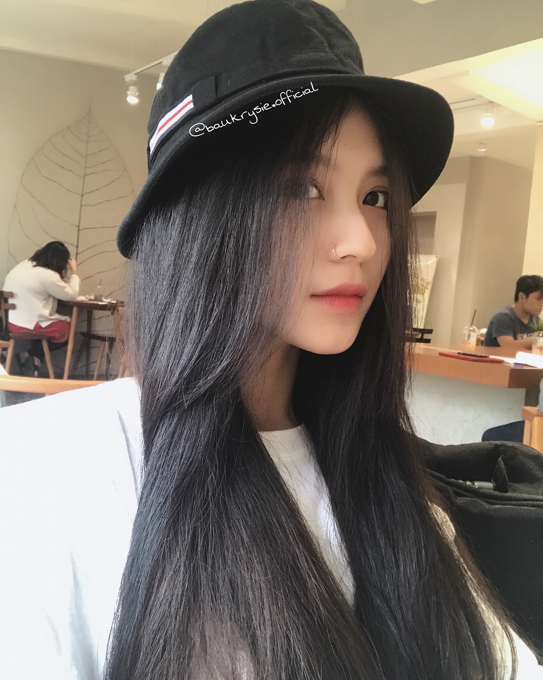 Biết Việt Nam có cả rổ girl xinh nhưng Bâu mới chính là người được gọi tên nhiều nhất trên các diễn đàn gái đẹp