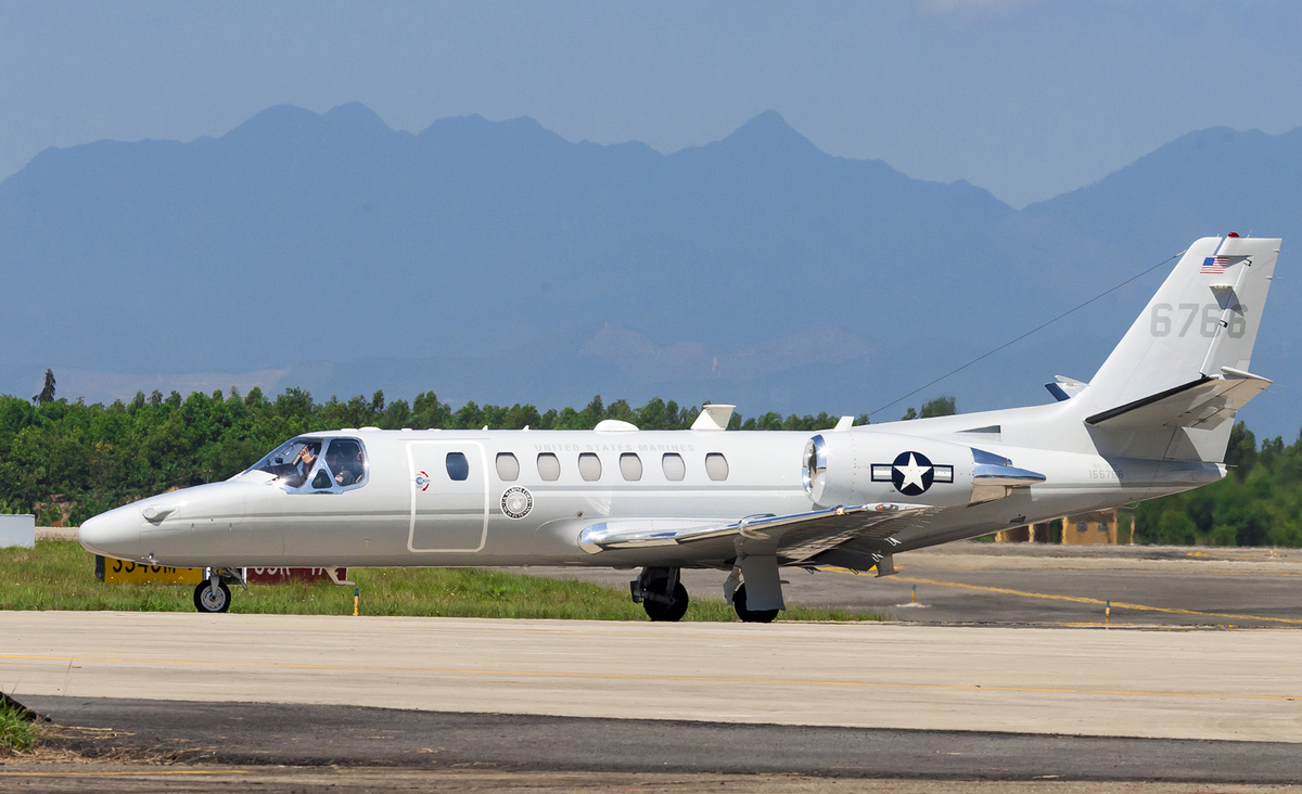 Hàng loạt máy bay tiền trạm của ông Trump đáp xuống Đà Nẵng
