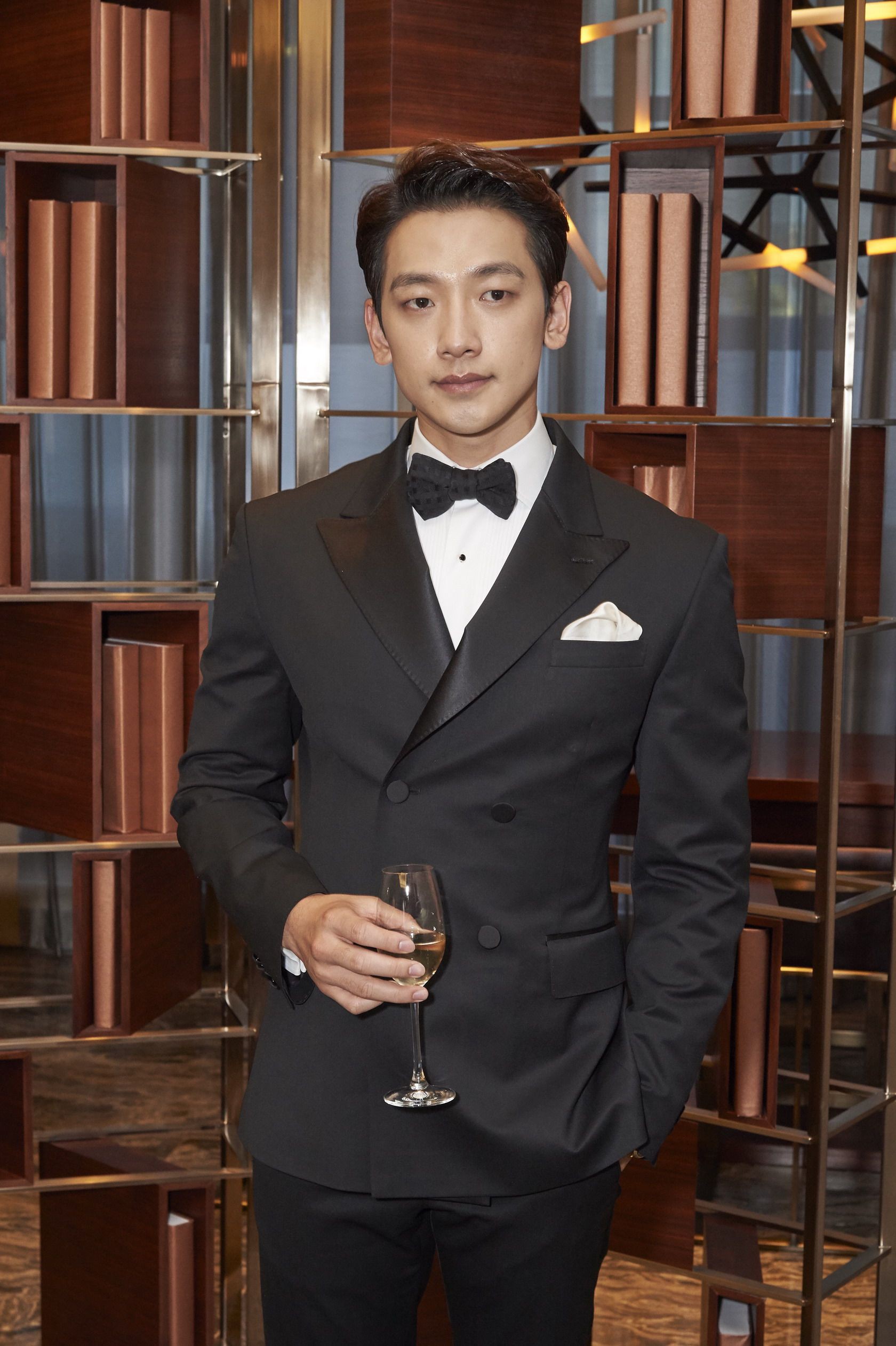 Đặt chồng của 3 mỹ nhân Song Hye Kyo, Kim Tae Hee, Jeon Ji Hyun lên bàn cân: Chênh lệch từ gia thế tới ngoại hình