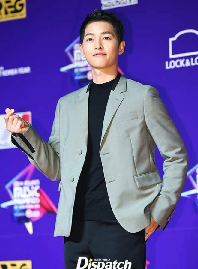 Đặt chồng của 3 mỹ nhân Song Hye Kyo, Kim Tae Hee, Jeon Ji Hyun lên bàn cân: Chênh lệch từ gia thế tới ngoại hình