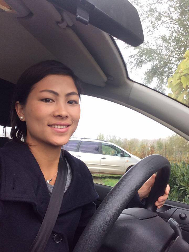 Cuộc sống mới của cô bé HMông nói tiếng Anh như gió gây bão MXH 14 năm về trước: Lấy chồng Bỉ, hai con đẹp như thiên thần