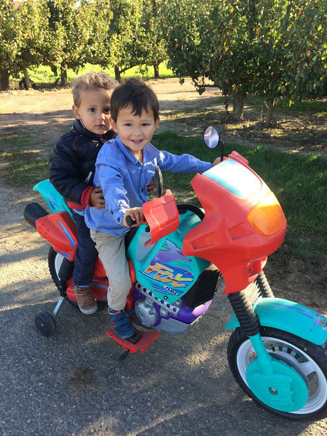 Cuộc sống mới của cô bé HMông nói tiếng Anh như gió gây bão MXH 14 năm về trước: Lấy chồng Bỉ, hai con đẹp như thiên thần