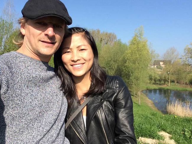 Cuộc sống mới của cô bé HMông nói tiếng Anh như gió gây bão MXH 14 năm về trước: Lấy chồng Bỉ, hai con đẹp như thiên thần