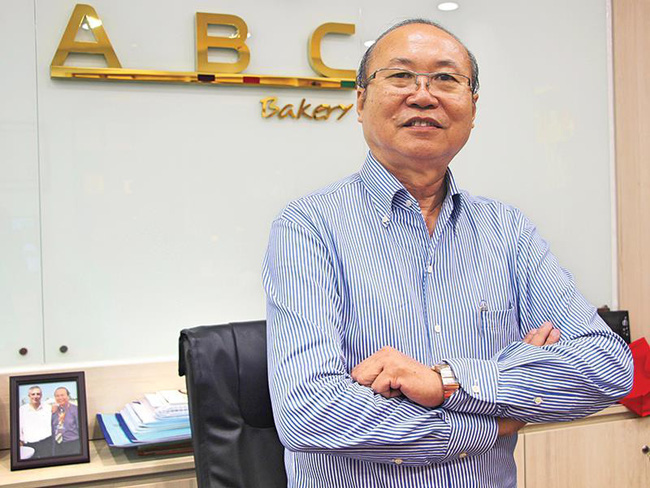 Chuyện 2 ông vua cùng bị vợ ly hôn: Vua bánh mì trắng tay, dâng hết của cải cho vợ, vua cà phê chật vật giữ sản nghiệp