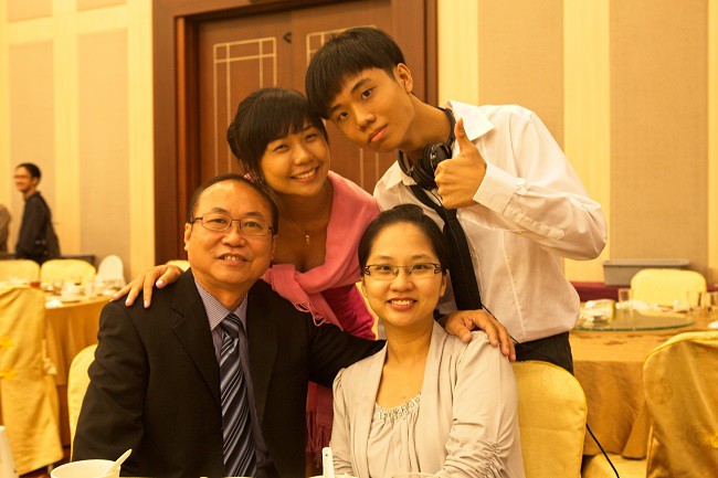 Chuyện 2 ông vua cùng bị vợ ly hôn: Vua bánh mì trắng tay, dâng hết của cải cho vợ, vua cà phê chật vật giữ sản nghiệp