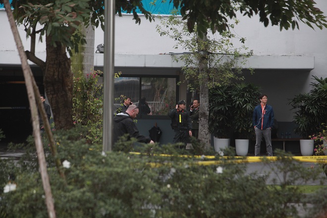 Chó nghiệp vụ Mỹ rà mọi ngóc ngách quanh khách sạn Marriott