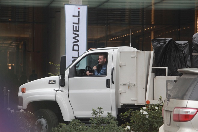 Chó nghiệp vụ Mỹ rà mọi ngóc ngách quanh khách sạn Marriott